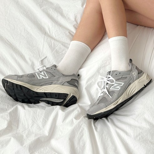 뉴발란스 878 남녀공용 운동화 그레이 스니커즈 + 제타샵 다용도백 증정 - 스니커즈 상품 이미지