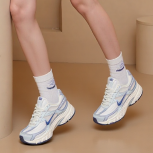 [국내정품] 나이키 이니시에이터 여성 화이트 메탈 매쉬 운동화 양말증정