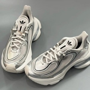 아디다스 오즈베누즈 우먼즈 실버 메탈릭 KI0557