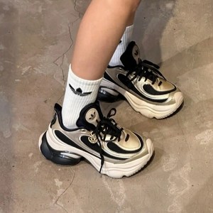 아디다스 오즈베누즈 우먼즈 러닝화 메탈릭 골드 블랙 KI0583